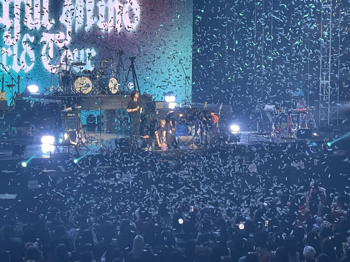 Chels_Mous's tweet image. My last XH show in Korea 😭 

My heroes, thank you for everything. Been here since day 1 and will be here forever. This fandom and group means so much to me, you gave me a wonderful community and friends I will cherish forever 🥹