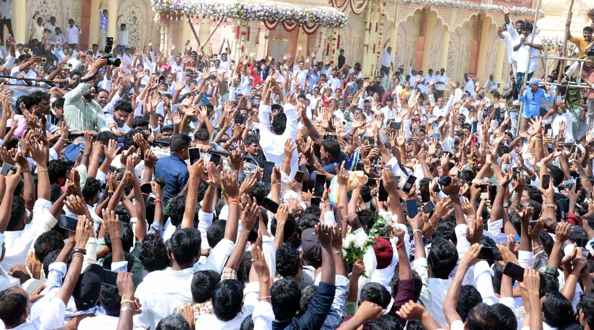 Akanksha_4512's tweet image. He @ysjagan  Just Attended For A Marriage 😎❤️

Nii life loo eppudyna chusava @ncbn 😆

#YSJagan #YSRCP