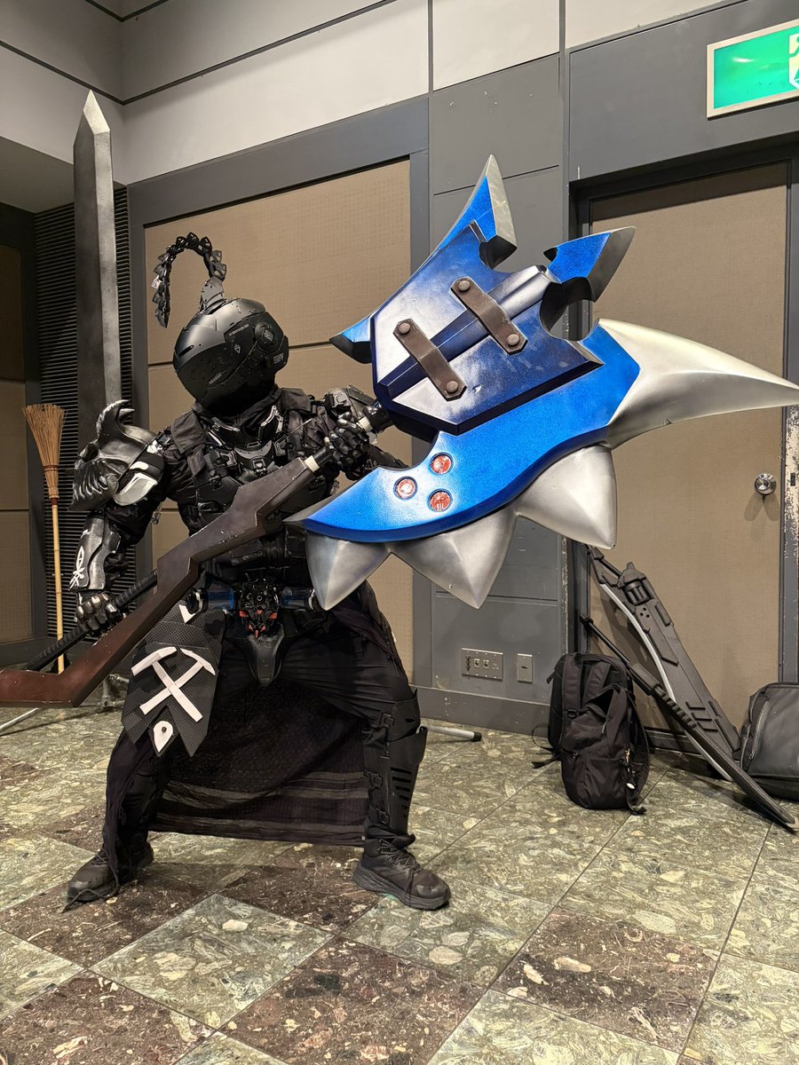 YepWn's tweet image. あたまの飾りが、またひっくり返ったまま写真撮っちまったッピ_(┐「ε:)_
@rarerarerare さんの斧めっちゃかっこよかったです_(┐「ε:)_

#スーツ武器オフ会