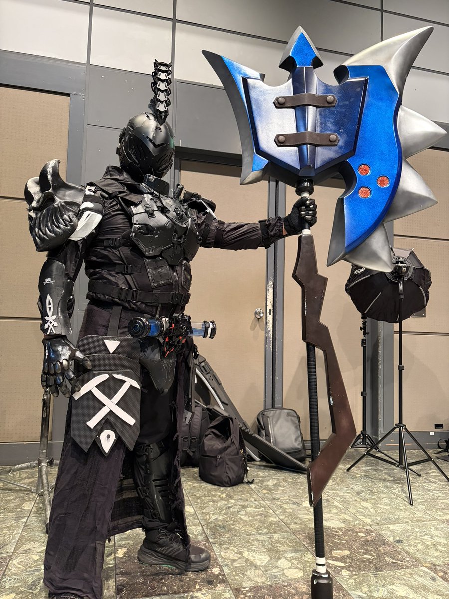 YepWn's tweet image. あたまの飾りが、またひっくり返ったまま写真撮っちまったッピ_(┐「ε:)_
@rarerarerare さんの斧めっちゃかっこよかったです_(┐「ε:)_

#スーツ武器オフ会