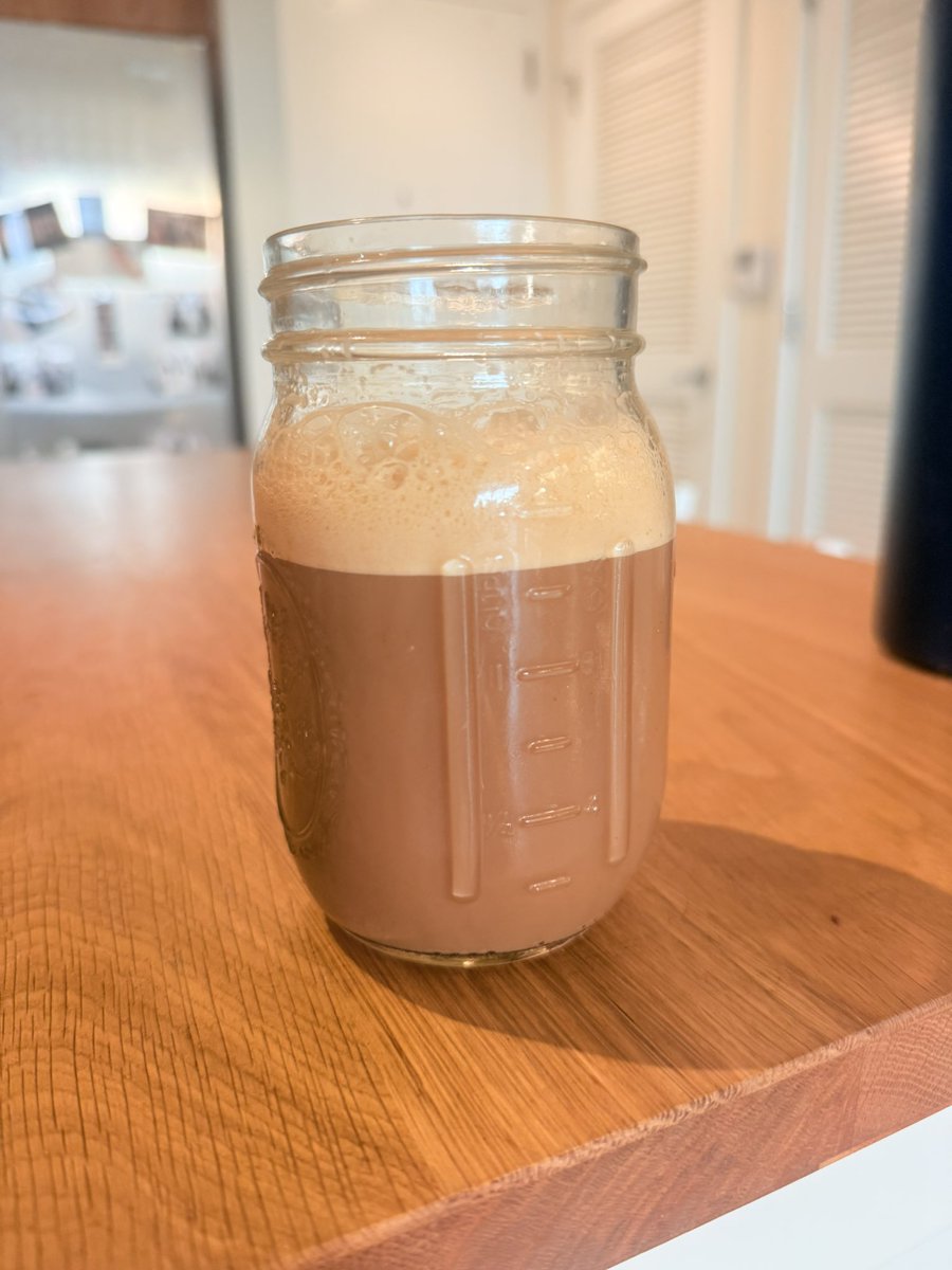 GM🌞

Organic cold brew concentrate, raw A2 milk, maple syrup and <a href="/naturemerge/">Nature Merge</a> collagen🚀