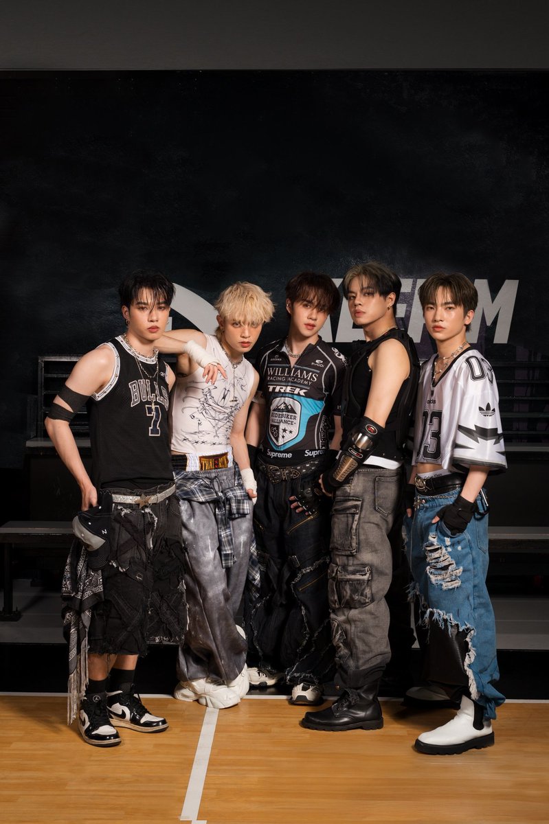 woopmag's tweet image. ‘HOWLS’ ปล่อยซิงเกิลใหม่ “No.2 (Underdog)” ถ่ายทอดเรื่องราวของการเป็นที่สอง

#HOWLS_NO2
#HOWLS2ndSingle 
#HOWLS_TH #MC999 

5 หนุ่มวง HOWLS (ฮาวส์) ที่ประกอบไปด้วย เจมส์ , เติร์ก , วาน , ต้นหน และ บีบี สังกัด MC999  กลับมาอีกครั้งพร้อมกับซิงเกิลที่ 2 “No.2 (Underdog)”