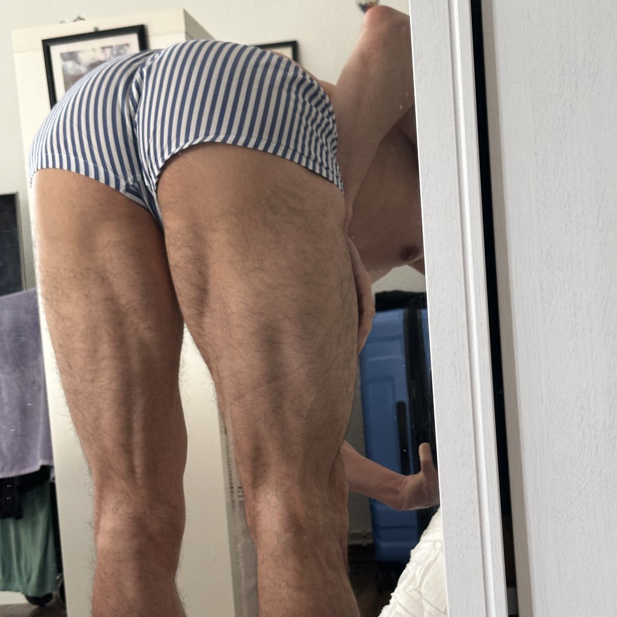 FernandoVquez3's tweet photo. Been working on these muscles lately..
.
.
.
.
.
.
.
#datass #smallwaist #bttm #notatwink #bbcproperty #sub #berlin #boy #latino #boi #bigcheeks #borntobeowned #slave #feetworshi̇p https://t.co/z9l67gjMJM