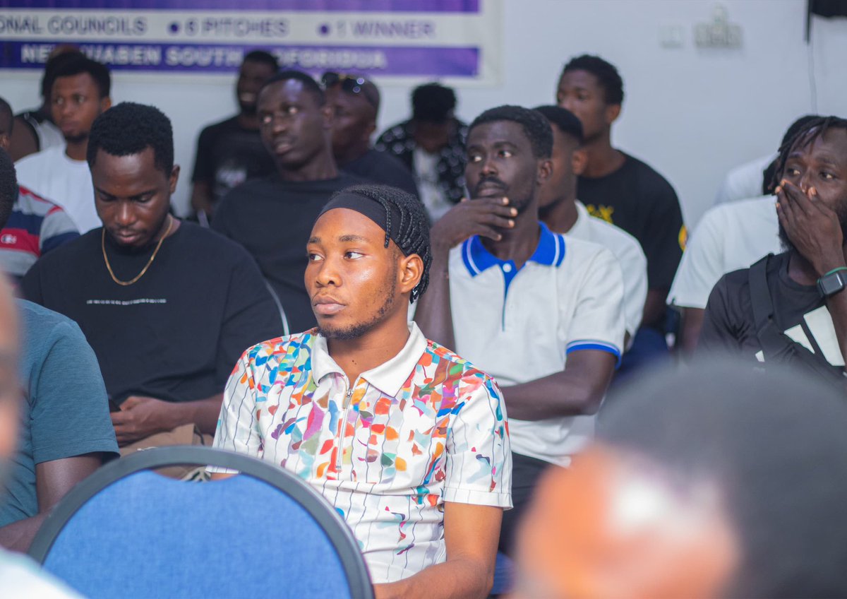 yawsarpongb's tweet photo. Yesterday, my foundation engaged with the energetic and sports loving youth of the New Juaben Constituency. The foundation unveiled all logistics secured for the incoming Ogedebus Aponkye Cup. This football competition is to foster unity and collaboration in the constituency. https://t.co/tVDSbkpmry