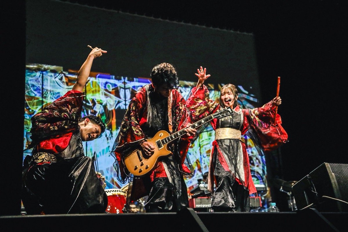 wadaikoman777's tweet image. Neo Japanesque ワンマンライブ
NEO THE JOURNEY -NOVEMBER STEPS-
11/22(土)メニコン シアターAoi

ご来場頂きました皆様ありがとうございました！

@JapanesqueNeo 
#VJ 
#高岡真也

Instrument
#paistegongs 
#ALESIS
#strikemultipad 

#和楽器 #篠笛 #和太鼓 #尺八