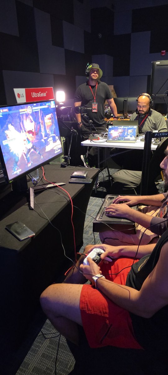 VslashEsports's tweet photo. #COTW is live now on https://t.co/E5UatKkZkz 

@zDamascus #EMSHO25 https://t.co/2S5Fp0lM3b