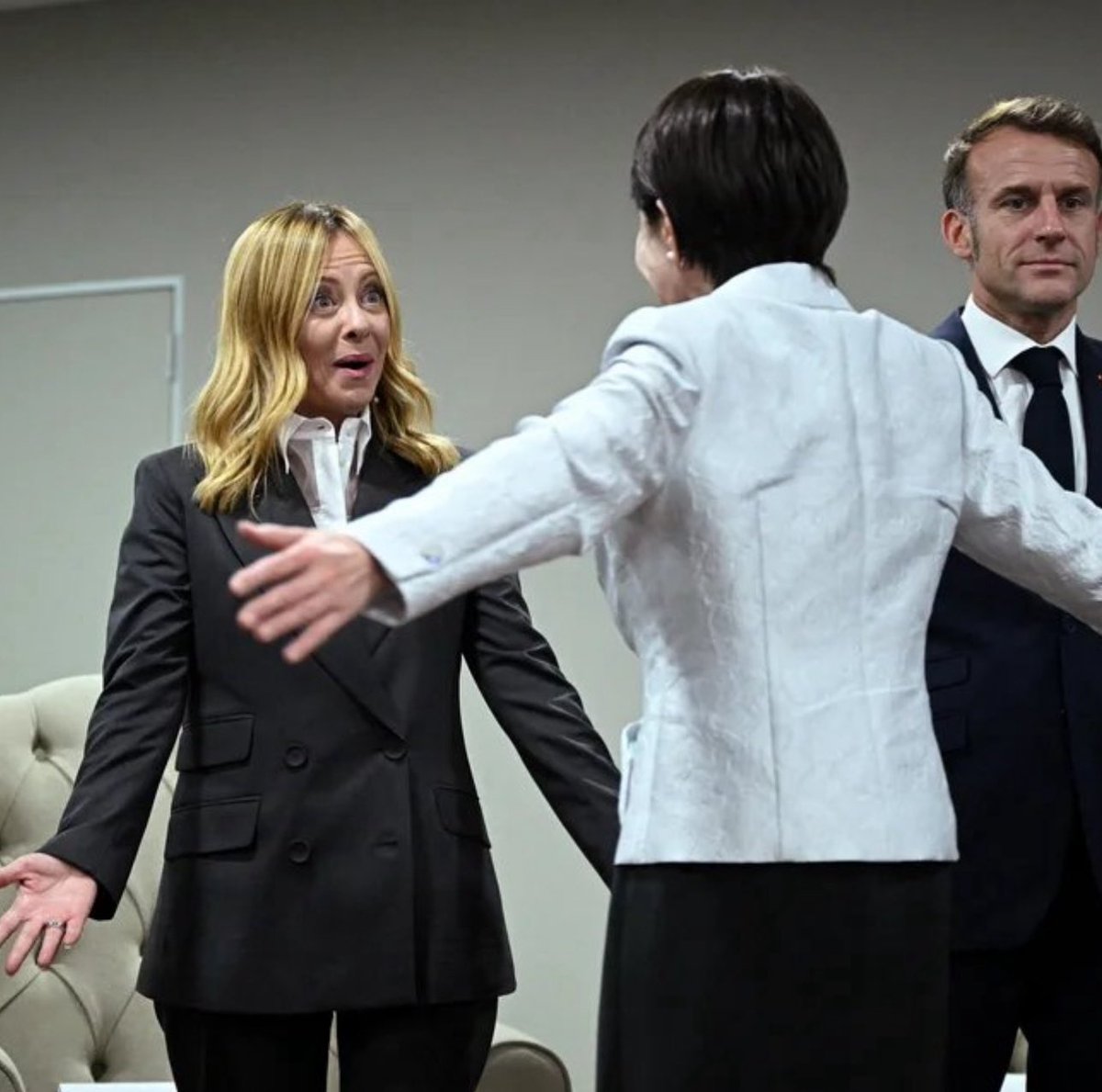 visegrad24's tweet image. Japan’s new conservative PM Sanae Takaichi meeting Meloni for the first time as PM at the G20 in South Africa.

Looks like they will have a good relationship 

🇯🇵🇮🇹