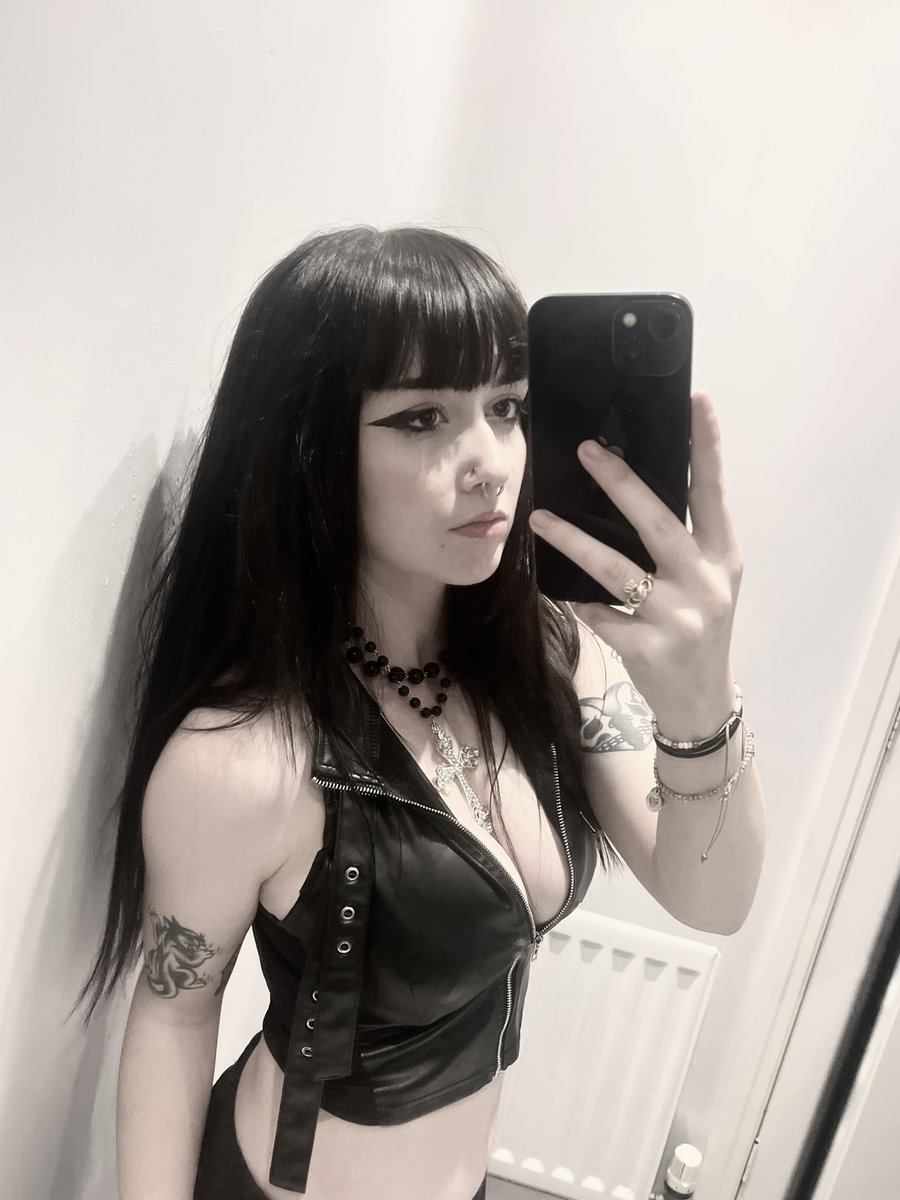 Evie ♡ tweet media