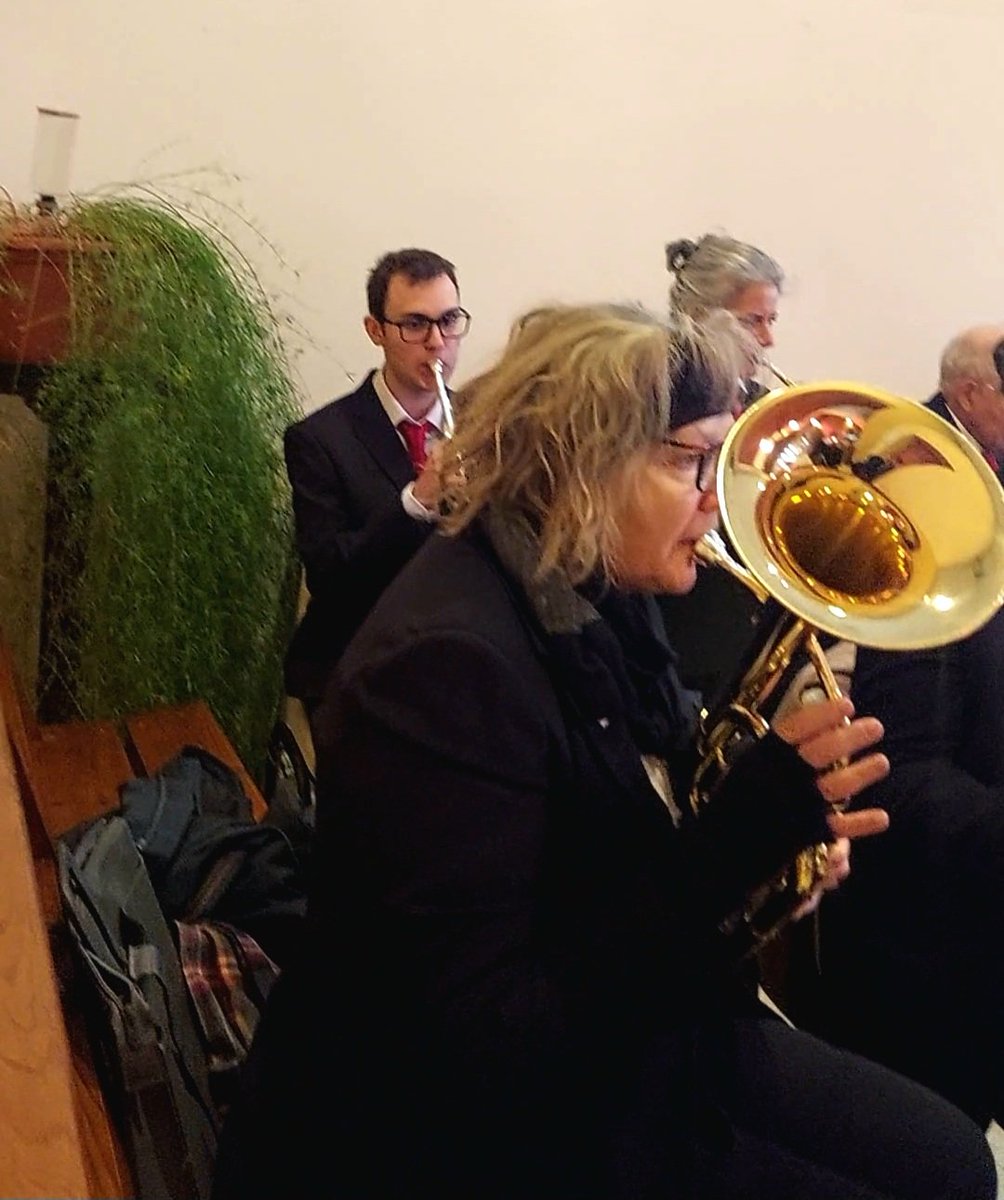 Animation de la messe célébrée par le Père Martial en l'Église Saint Joseph l'Artisan à Soyaux, et célébration de la Sainte Cécile. Tradition festive des musiciens. #trompette #concert #harmonie 🎺 🎺 🎺 🎺 en ce dimanche 23 novembre 2025
