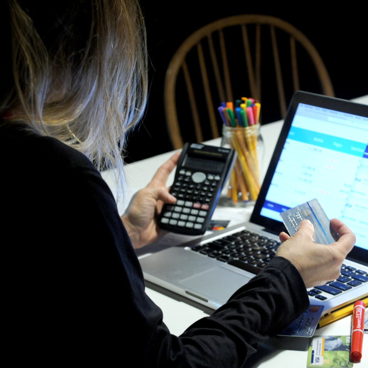 AUMENTÓ 75% EL ENDEUDAMIENTO DE CLIENTES CON BANCOS Y BILLETERAS VIRTUALES

El BCRA informó que 6,2 millones de personas deben a la vez en el sistema bancario y en prestamistas no financieros, con saldos que se encarecen por tasas que cuadruplican la inflación.

La deuda promedio