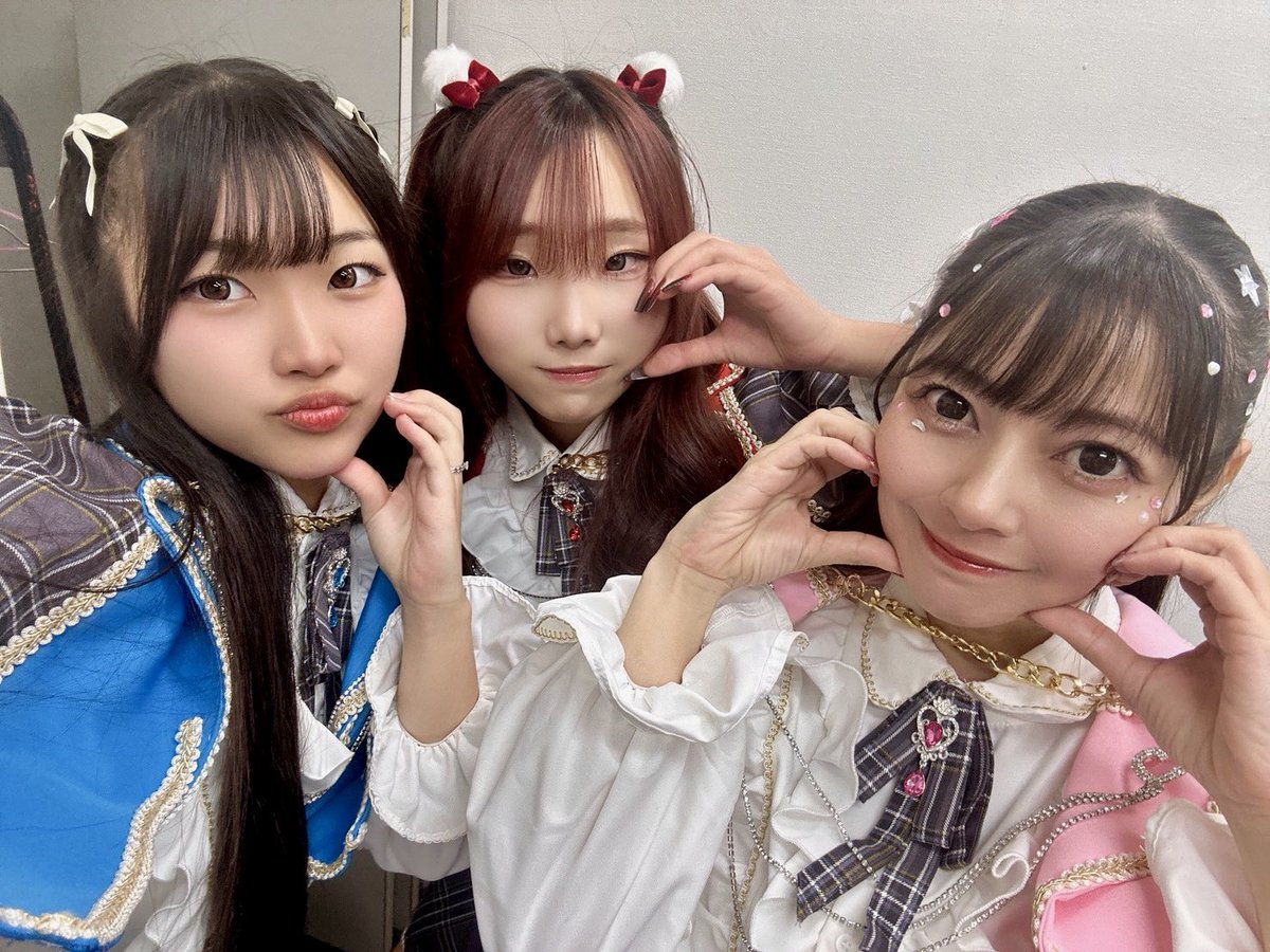 SoRa__army's tweet image. 昨日はなんちゃってBAR庭でのライブありがとうございました💙
新衣装いかがでしたか？
可愛いでしょ♡
帰りは福ちゃんラーメン食べて帰ってきましたー🍜
今日のスピーキングテストも難かったけど頑張ったよ‼️

#Sure
#星奈宇