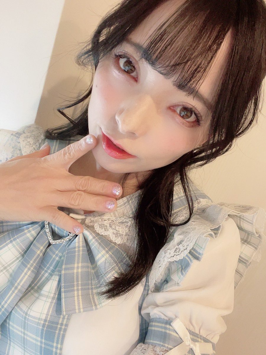 artisthitomi's tweet image. UHHD集会vol.23✨
今月も定期公演来てくれてありがとう❣️
嬉しいお知らせをできるのは
やっぱり嬉しい✨
久々歌ったバラードも良いって言ってもらえてよかった❣️

カフェタイムもわちゃわちゃしてて楽しかったね☕
今日のガチャはひとにゃんが公開処刑みたいだったけど(&amp;gt;ㅿ&amp;lt;;;)

来月は12/21㈰お昼🔥