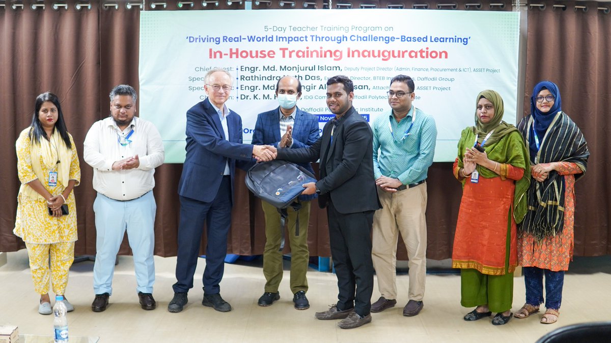 DaffodilPoly's tweet image. 👏বাংলাদেশ সরকারের ASSET প্রকল্পের আওতায় ড্যাফোডিল পলিটেকনিকে শুরু হয়েছে &apos;Driving Real-World Impact Through Challenge-Based Learning&apos; বিষয়ে ৫ দিনব্যাপী ইন-হাউজ টিচার্স ট্রেনিং।

#Daffodilpolytechnic #DiplomaEngineering #ASSET