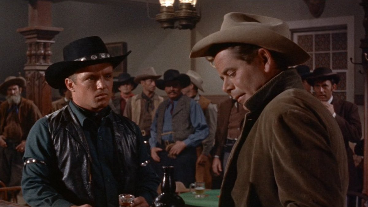 #DomingoDeWestern HOMBRES VIOLENTOS (R. Maté, 1955). Buena presentación de personajes y del conflicto. Pasiones e intereses enfrentados entre ganaderos y granjeros, con un gran reparto y un tramo final con secuencias espectaculares (estampida, incendio, emboscada…). Gozada.