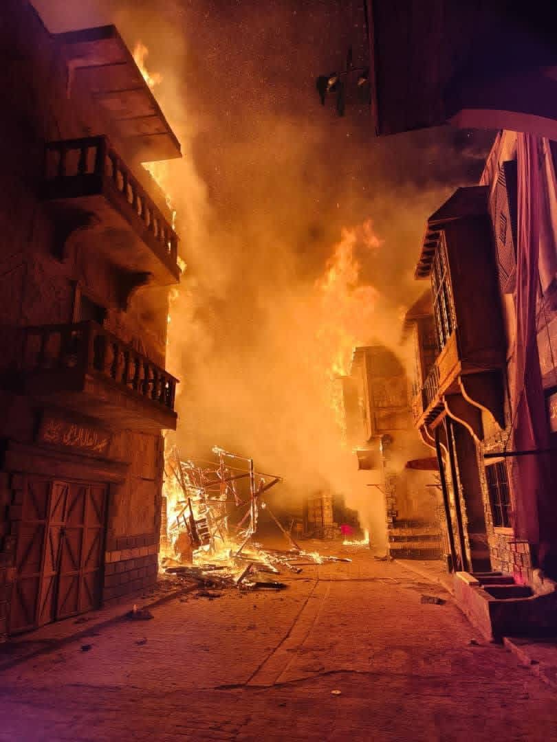 RashaShurbatji's tweet image. حريق ديكورات مسلسل #النويلاتي اليوم مؤسف كتير، بس أهم شي أنو الكل بخير، الحمدلله على سلامة الجميع.
رغم كل شي شركة #غولدن_لاين مكملة تصوير بعد أيام قليلة وبتمنى الله يعوض يزن والشركة بنجاح كبير بعد كل شي صار

كل التضامن مع المنتجَين ديالا ونايف الأحمر

#رشا_شربتجي