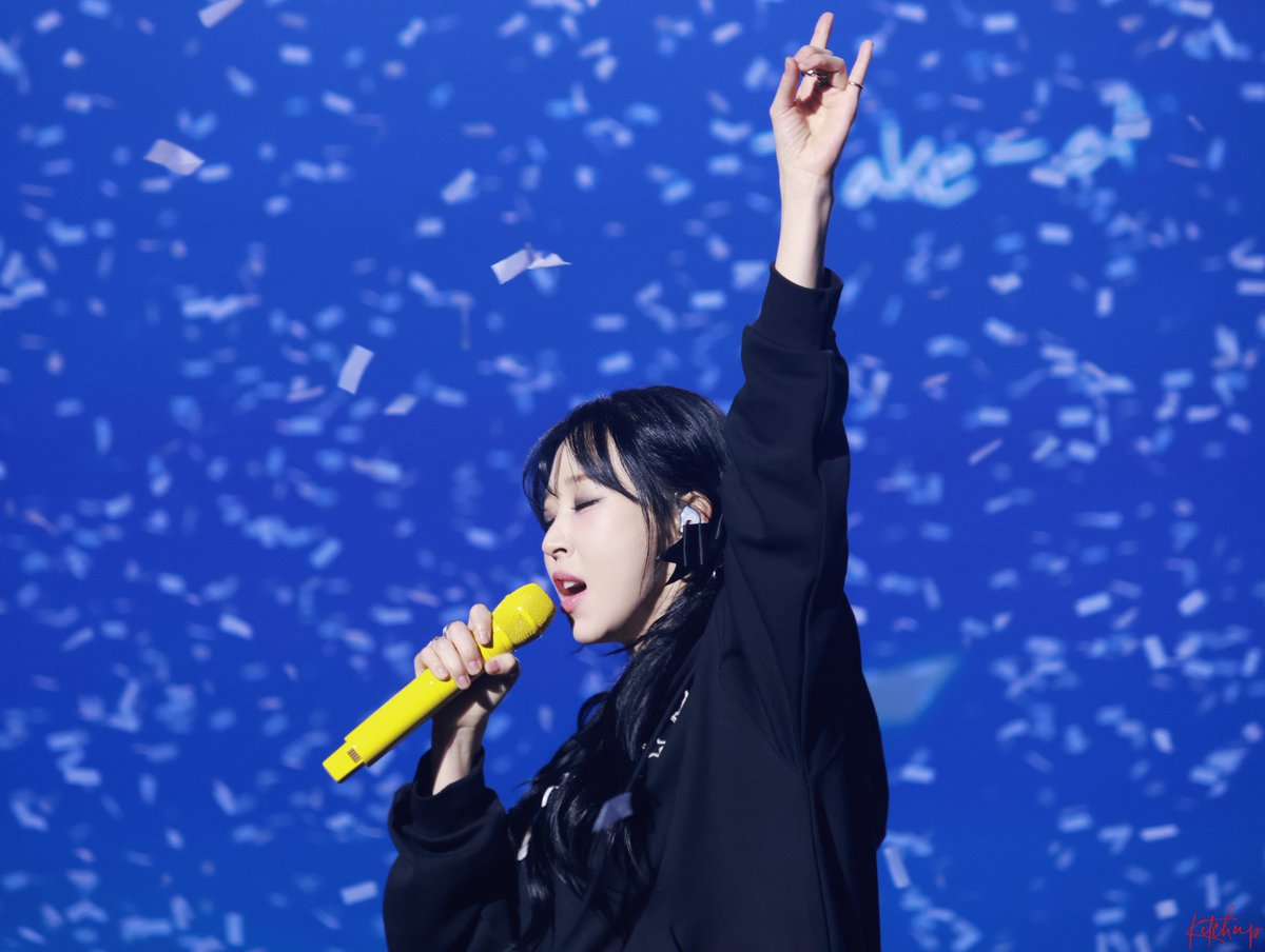 KETCHUP_221's tweet photo. 251123 MUSEUM : village of eternal glow in Seoul Day 2
😳🤘🏻❤️

#마마무 #MAMAMOO 
#문별 #MOONBYUL https://t.co/3ZkJaCAZeW