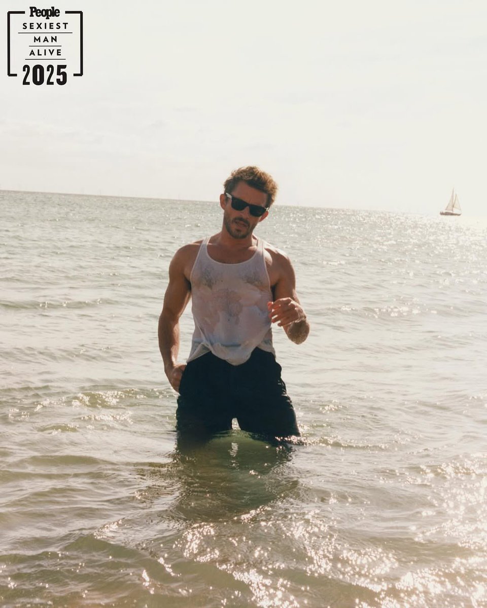 Jonathan Bailey Hourly (@jbaileyhourly) on Twitter photo 