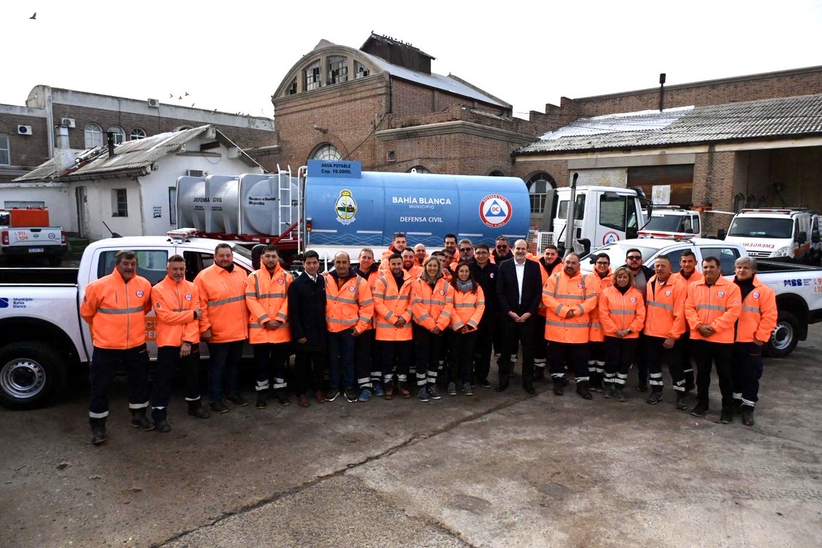 En el Día de la Defensa Civil, nuestro reconocimiento a quienes siempre están.

A quienes previenen, acompañan, contienen y actúan con una entrega enorme, incluso en los escenarios más difíciles. Su compromiso cotidiano es clave para la seguridad y la tranquilidad de los