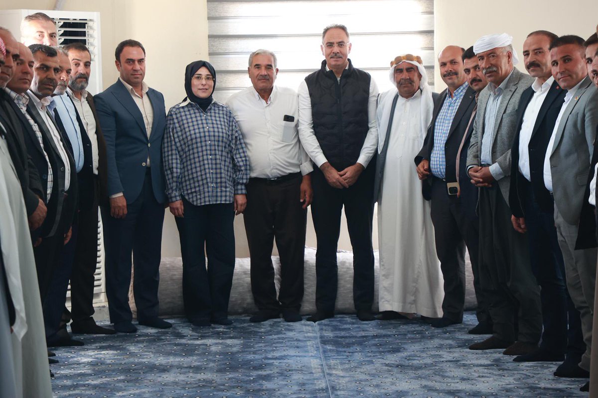 CYAZMAC's tweet image. 📍Hamzababa Kırsal Mahallesi / Eyyübiye 

Köylerimizden şehirlerimize kadar milletimizin sesine kulak veriyor, her alanda gönül köprüleri kurmaya devam ediyoruz. 

Kıymetli yol arkadaşlarım, Eyyübiye Belediye Başkanımız Mehmet Kuş, AK Parti Eyyübiye İlçe Başkanımız Süleyman…