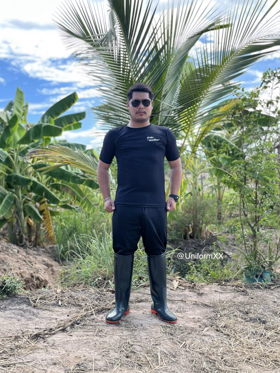 เมื่อไหร่ที่ Hum ของผมชี้
ก็คือเวลาที่ Hee ของคุณจะช้ำ 😤

#บูทยางยาว #ชอบรองเท้าบูทยาง