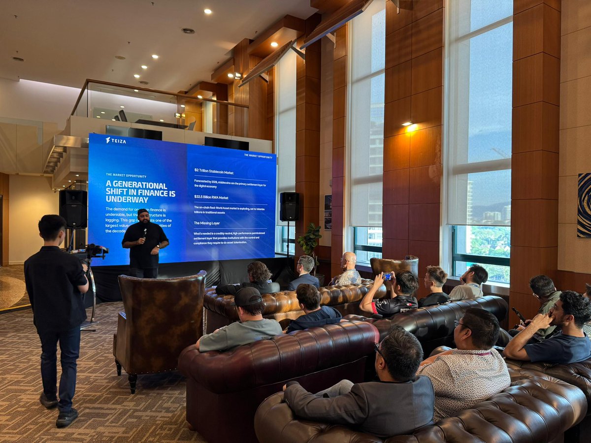 ccacc_hub's tweet image. Proud to stand alongside industry pioneers at the signing of the Malaysia Blockchain Consortium 🇲🇾✨

CCACC remains committed to accelerating Web3 adoption through ecosystem building, compliance support, and founder enablement in Malaysia. 

This is only the beginning.…