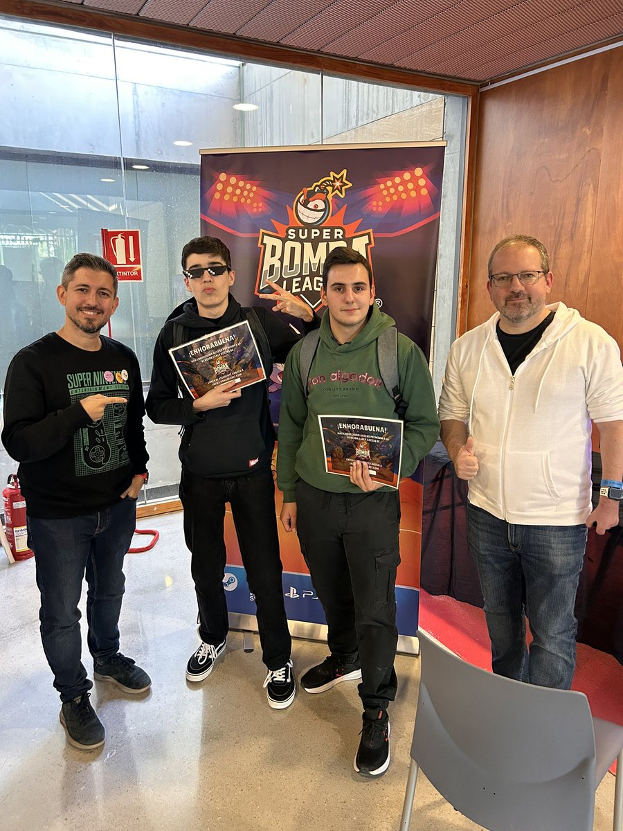 Y el ganador del torneo matutino de #SuperBombaLeague en <a href="/MurciasereManga/">Yomeremango</a> es…

¡¡MadJP!!

Enhorabuena, chicos, nos lo hemos pasado genial con vuestro partido contra el equipo Invencible 👏👏👏

Hoy a las 17, ¡último torneo del evento!