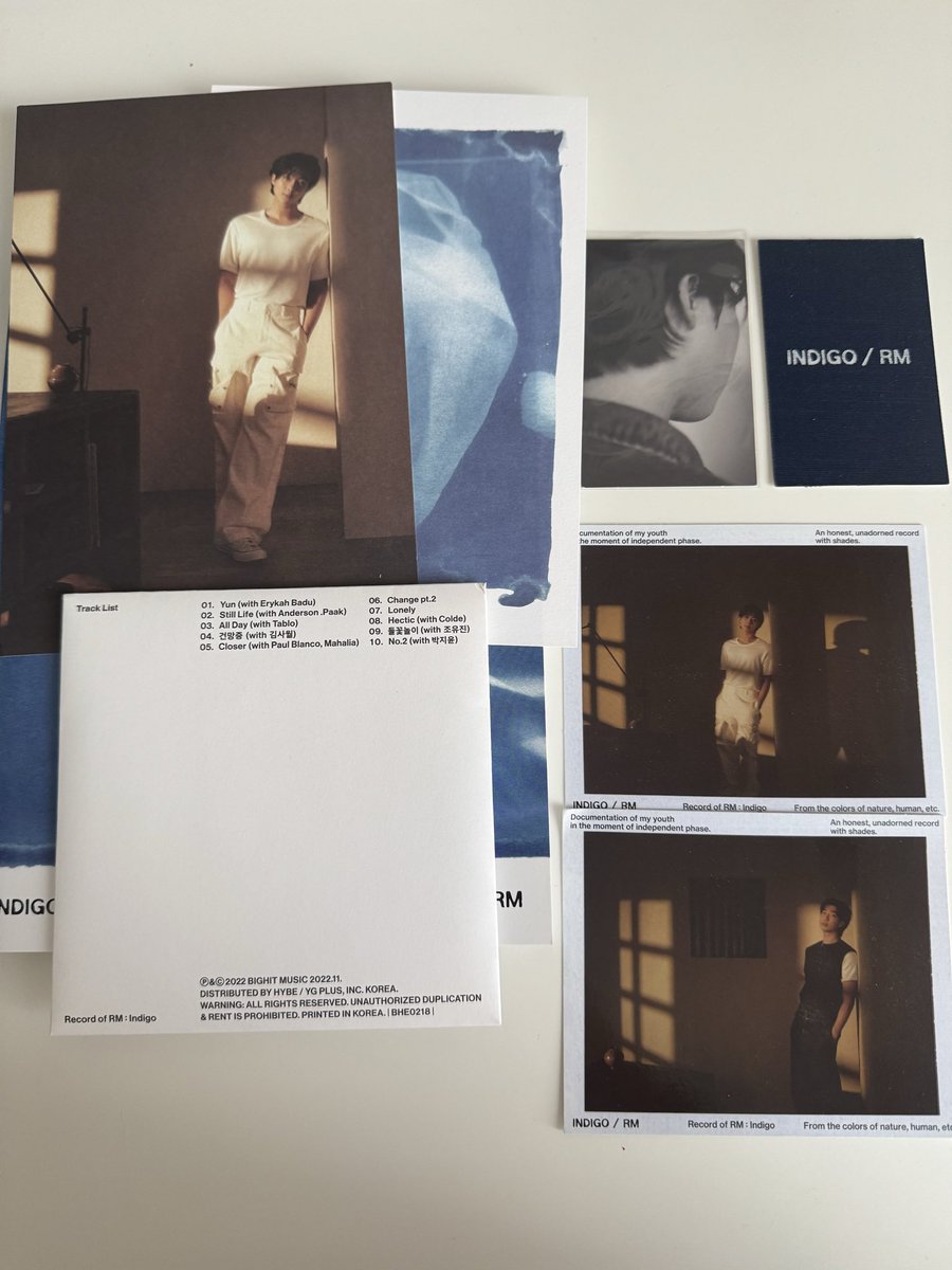 icaughtubae's tweet image. Bts Rm indigo albüm satış
-Kutunun kartonu nedeniyle kargoda oluşan bir çok hasar mevcut instant photodada hasar var bu yüzden çok uygundan vereceğim yazmaktan çekinmeyin.
-Posteri eksik onun dışında içeriği tam

@btssatis07 @btssatisbangtan @btssatistakasrt