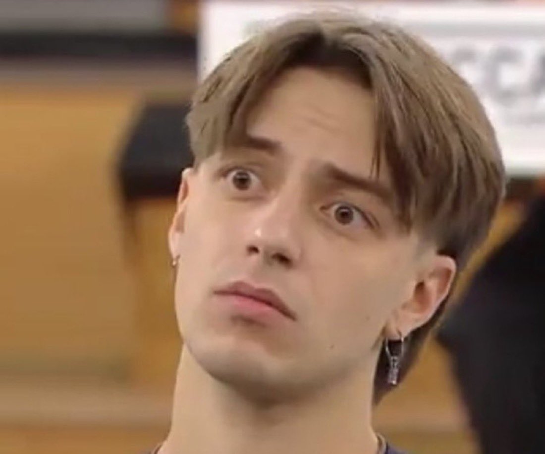Arassck's tweet photo. HOLDEN HA CAMMINATO AFFINCHÉ PLASMA POTESSE CORRERE

I REACTION MEN DI AMICI
#Amici25 https://t.co/7vWmwDyWZO
