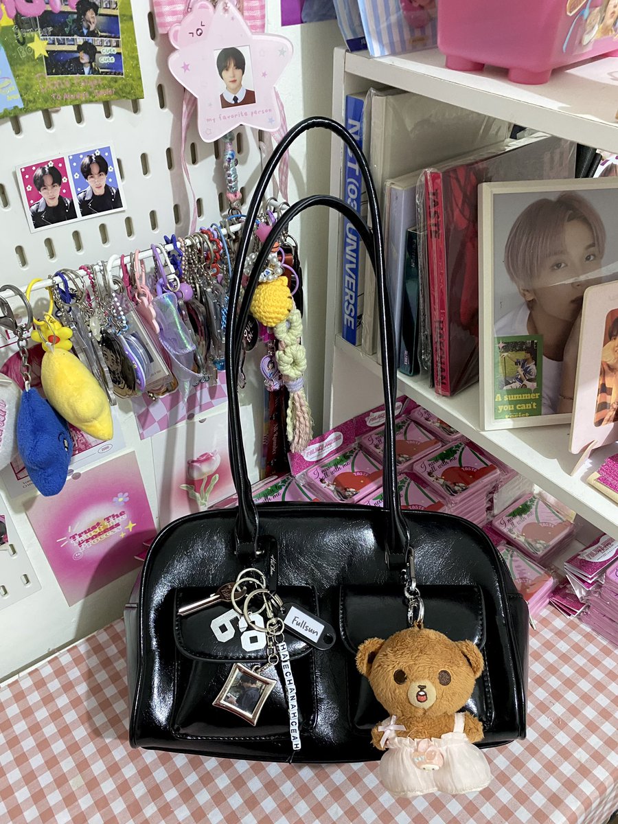 ~ .𐙚 ̊ today mails⋆.𐙚 ̊ ~ 

keychain ter ganteng yang aku punya ihhh GANTENG BGT SUMPAHHH 😭😭😭 NAKSIRRRRR 😫💗💗💗 bagus bgt plsss thank you kak <a href="/gyanenkala/">Nisy.ᐟ🫩 #TASTE</a> finally punya keychain ganteng ini 🥹🤏🏻💗