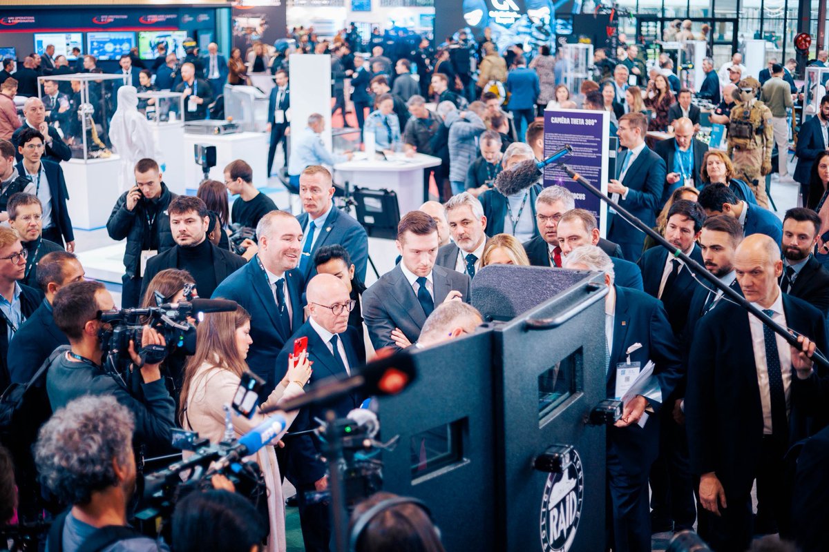 joshuaHochart's tweet image. 🔵 Aux côtés de @J_Bardella, de @eciotti et d’une délégation d’élus du @groupeRN_off, de @groupeudr et des @PatriotesEurope, nous nous sommes rendus au #Milipol afin d’échanger avec les experts de la sécurité intérieure. 🇫🇷