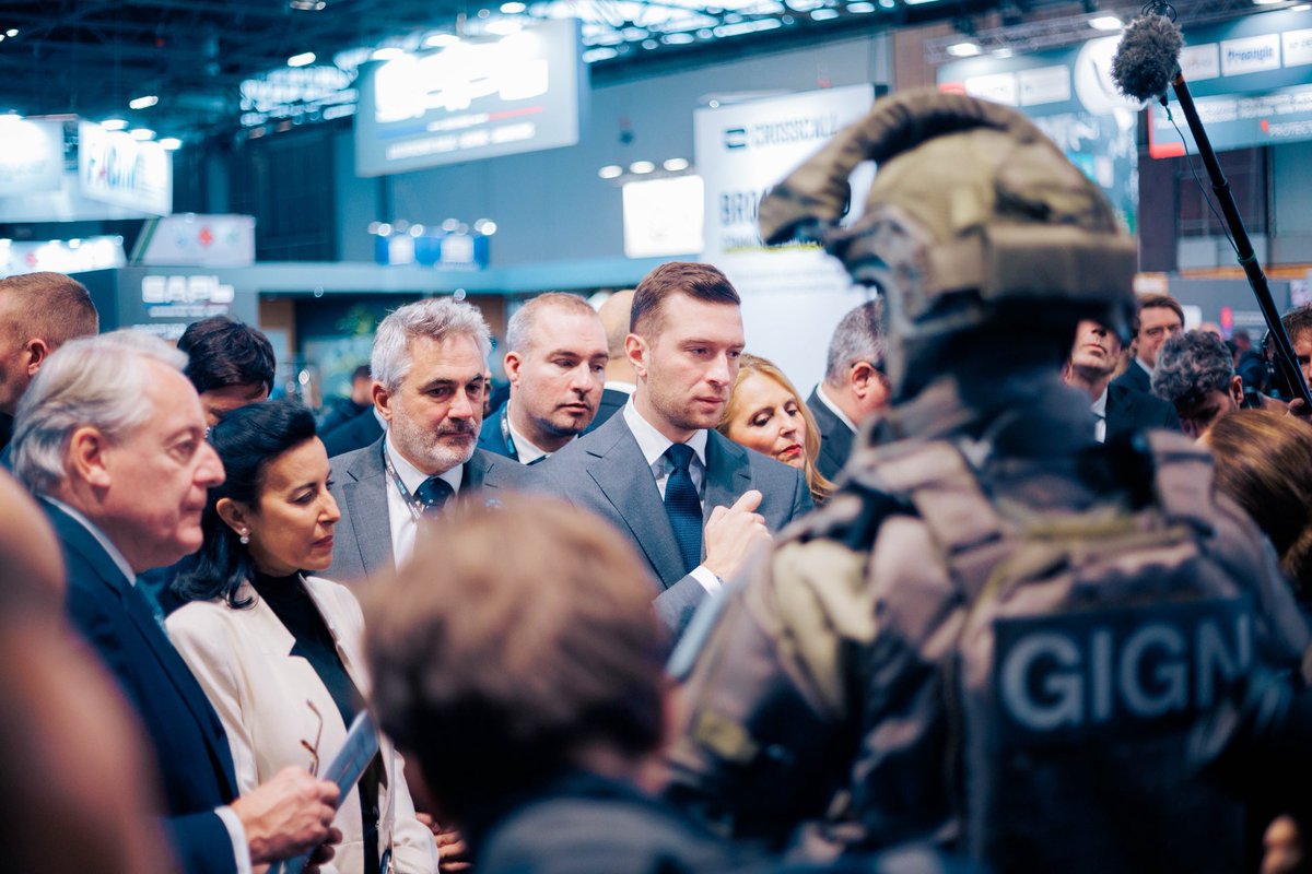 joshuaHochart's tweet image. 🔵 Aux côtés de @J_Bardella, de @eciotti et d’une délégation d’élus du @groupeRN_off, de @groupeudr et des @PatriotesEurope, nous nous sommes rendus au #Milipol afin d’échanger avec les experts de la sécurité intérieure. 🇫🇷