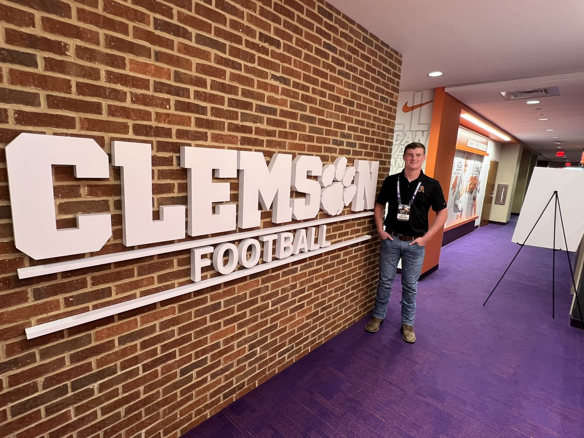 Had a great visit with <a href="/ClemsonFB/">Clemson Football</a> thanks for the invitation. <a href="/Coach_Grass/">John Grass</a> <a href="/DexPreps/">DexPreps</a> <a href="/ChampionsSA16/">Champions</a> <a href="/SWiltfong_/">Steve Wiltfong</a> <a href="/TDARecruiting/">Touchdown Alabama Recruiting</a> <a href="/GrindLab/">GrindLab Academy</a>