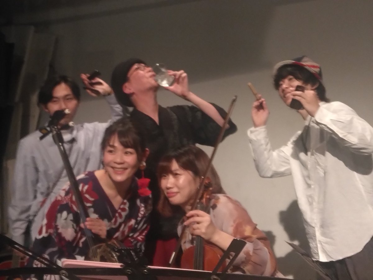 リリパフィンさんと、ちゃんぶるーしゃんぷるさん(初めまして)。

色々楽しいがたくさん詰まった素敵なライブでした！