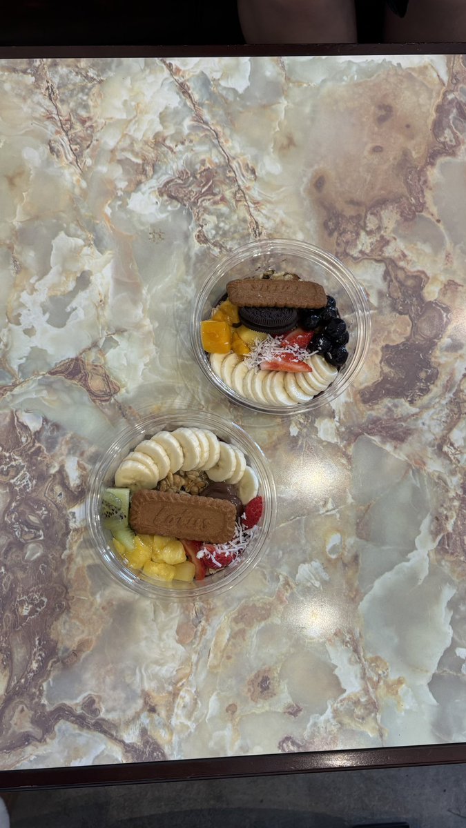 aa113_y2's tweet photo. 新しくできたアサイー工房へ！✨️
初アクスタ持ってったから気分上がってて、待ち番号ものざで嬉しくなって、アサイー到着後推しと一緒に撮ったはずが撮れてなかった😭けど美味しかったから良しとしよう🥣 https://t.co/kIRCxM72FG