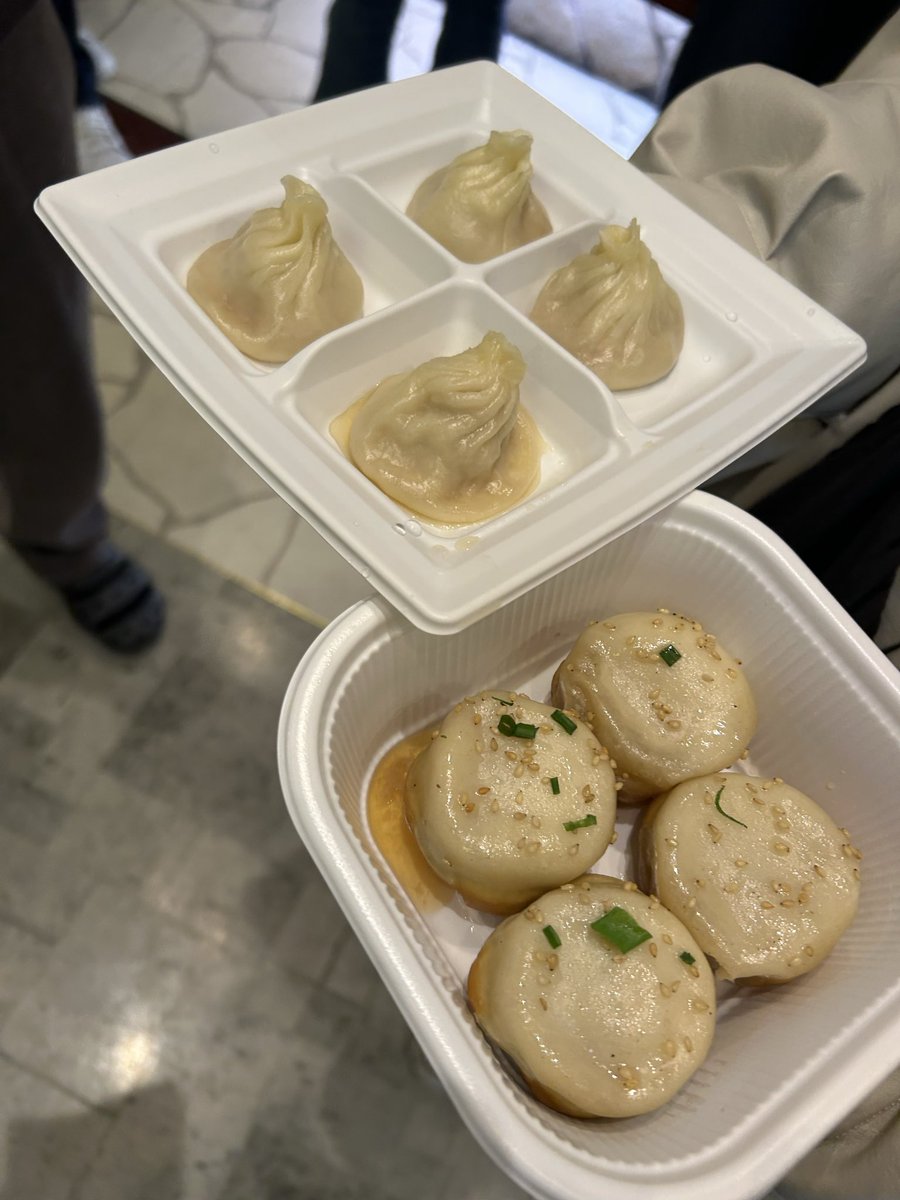 今日はままぱぱが衣替えしに東京来てくれとった！大好きな中華街🐼でめちゃくちゃ食べてきたよ😚
ラブブグミにも出会いました🐭ﾐﾃﾈ
みんなは何したのー！
お仕事の方今日もお疲れ様です😭いい休日過ごしてね🥹おやすみなさい！
instagram.com/p/DRZmLZcAefz/…