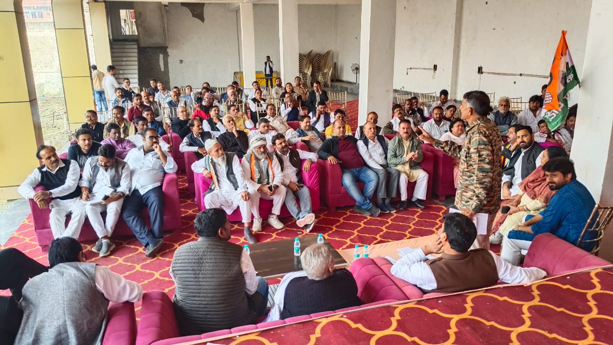 INCUttarPradesh's tweet image. आगरा में बृज जोन उत्तर प्रदेश कांग्रेस कमेटी की महत्वपूर्ण बैठक हुई।

राष्ट्रीय सचिव श्री @AlamTauquirJNU जी ने एटा, फिरोजाबाद, मैनपुरी, अलीगढ़, हाथरस, मथुरा के जिलाध्यक्षों व एसआईआर कॉर्डिनेटरों को संबोधित किया। 

आगरा जिलाध्यक्ष रामनाथ सिकरवार, महानगर अध्यक्ष अमित सिंह जी सहित…