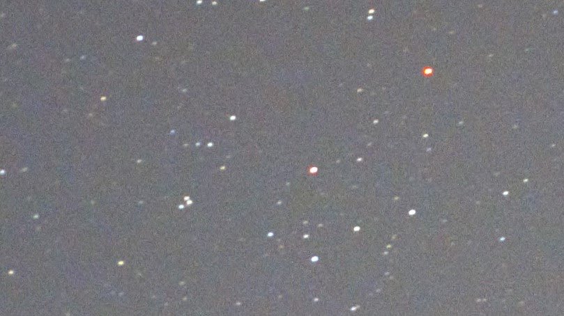 M0JEC's tweet image. Trying to capture #comet #swan, direct from the camera, processed and cropped, not sure if there is a smudge where the comet should be but in the processed version you can just make out #Jupiter and #Neptune? Only a few pixels of each though.