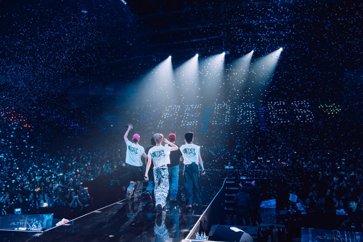 perses_official's tweet image. Happy birthday OUR PIECES 🧩🌌 
3 ขวบแล้ววว วันนี้ภาพครอบครัวของพวกเราใหญ่ขึ้นกว่าเดิมแล้วนะ รักและขอบคุณเสมอนะครับ 💜💚 @jungwboo_  @naranvik @whoispluggy @kritxxn @palmww06 

#happyPIECESday
#PERSES #PERSES_TH