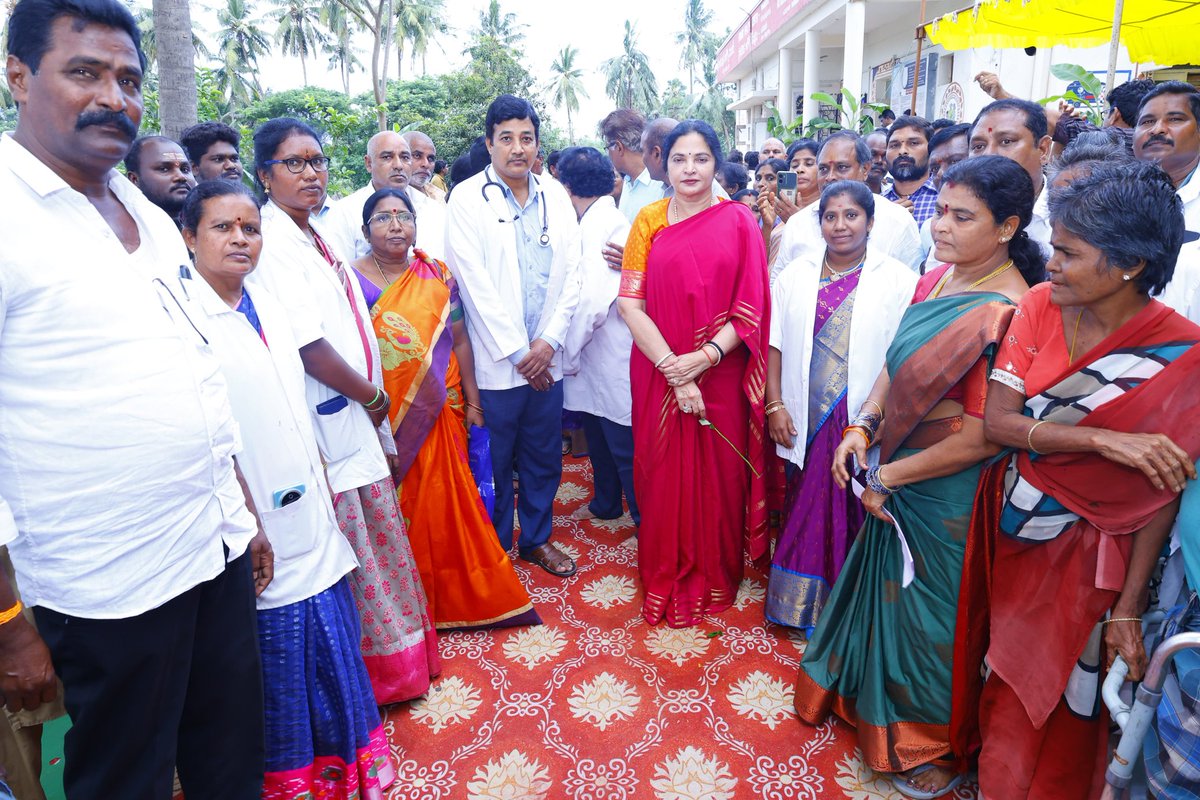 Prashanthi_VPR's tweet image. కూటమి ప్రభుత్వంలో ప్రజల ఆరోగ్య భద్రతకు పెద్దపీట!

ఈరోజు కోవూరు మండలం ఇనమడుగు గ్రామంలో నూతన ప్రాధమిక ఆరోగ్య కేంద్రం (PHC) భవన నిర్మాణానికి శంఖుస్థాపన చేయడం జరిగింది.

ఎంపీ వేమిరెడ్డి ప్రభాకర్ రెడ్డి గారి ప్రత్యేక చొరవతో భారత్ పెట్రోలియం కార్పొరేషన్ (BPCL) ద్వారా ఈ హాస్పిటల్…