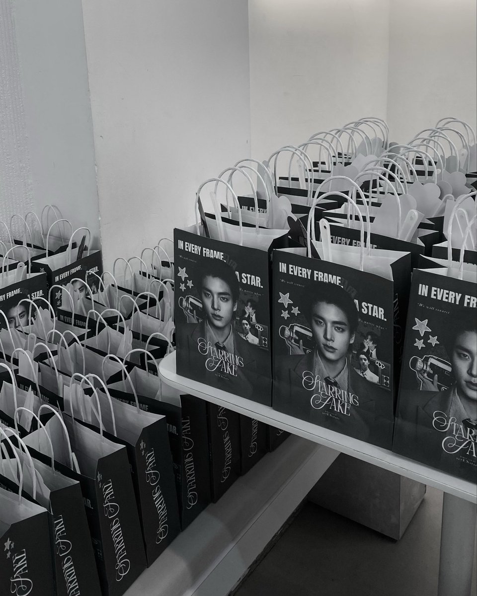 and that's the wrap of our event ! thank you for coming engenes 🖤 hope you enjoyed every moment — until we meet again ! <3

#StarringJakeinKL 🖤