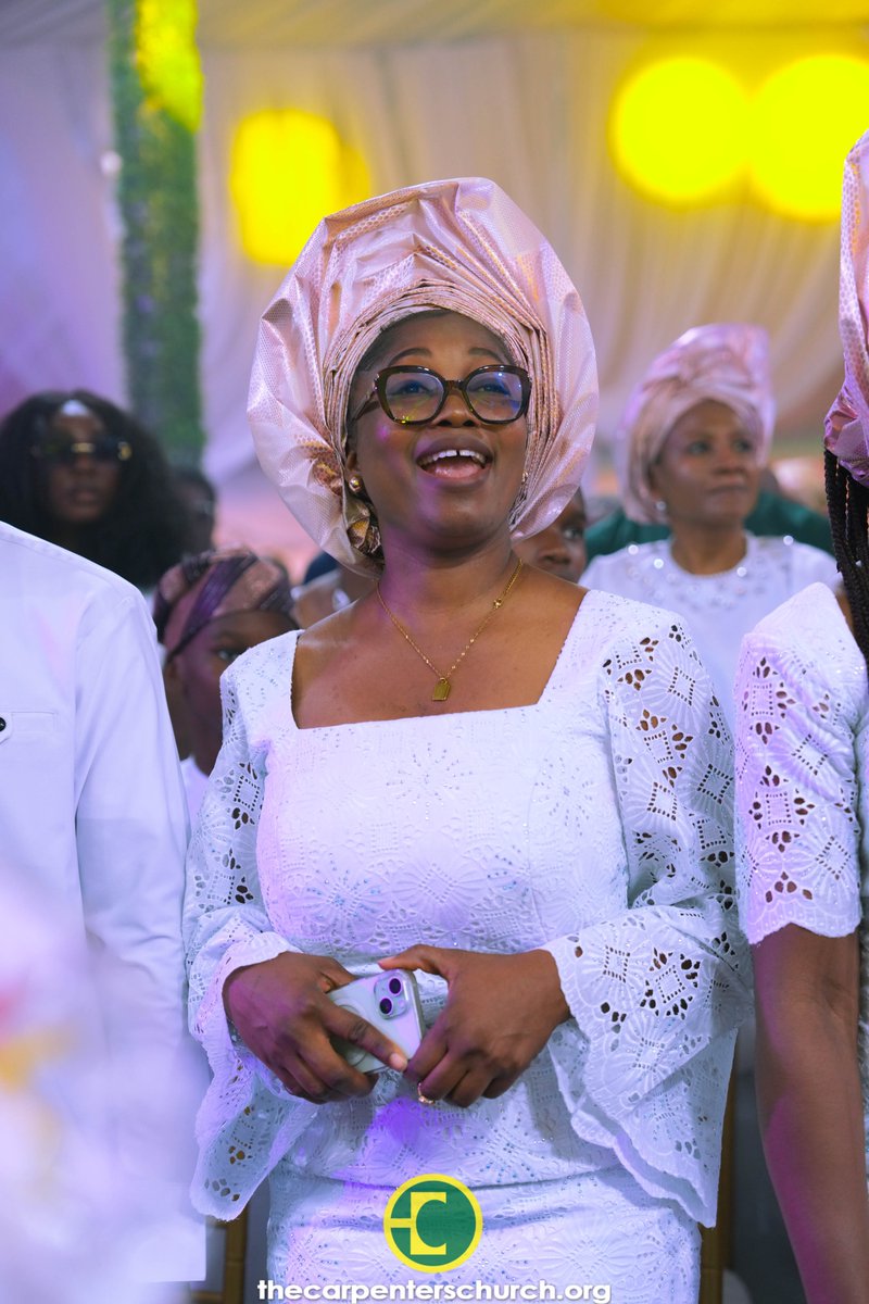 TCCPH's tweet photo. 🎶We are singing halle, halle
I have Zoe
I can never fail
▪▪▪▪
🎶Amarachi
Na im dey run am for me
#CelebratingAChampionOfFaithPastorNkechiEne #HomeGoingService #TheYearOfExceedinglyMuchMore #ChurchWithoutBorders #TCCPH #pastorkech https://t.co/0EPEZaHDiB