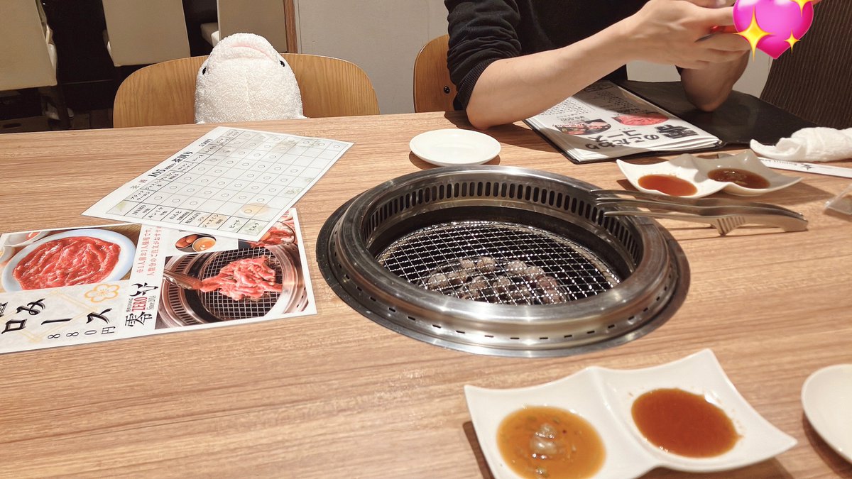 beluga_250607's tweet photo. はやくお肉こないか首を長くして待ってたベルル https://t.co/pvT359C3UK