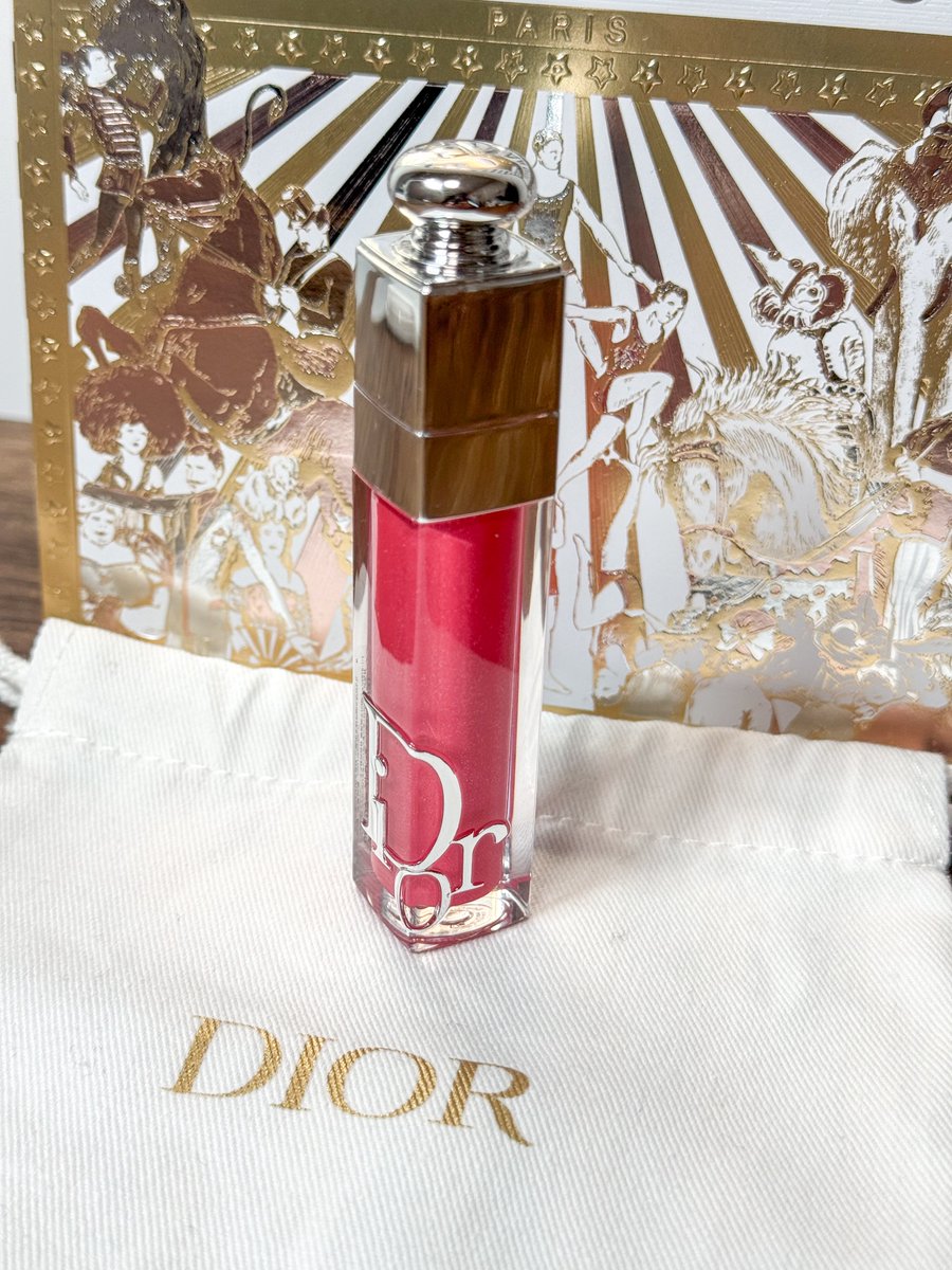 最近どうも元気でなかったのでDIOR買って気分アゲる！⤴️⤴️