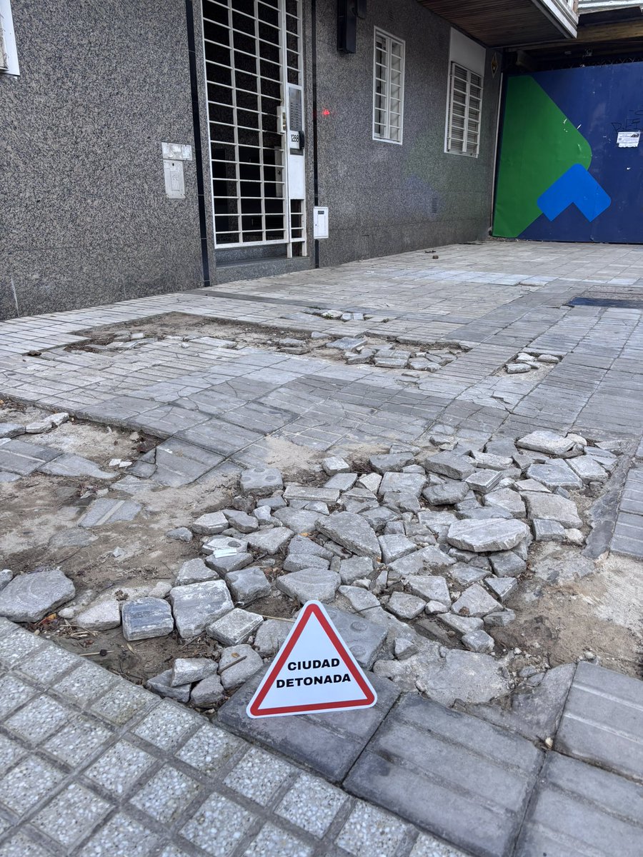 “Ciudad Detonada”: la campaña viral que expone el deterioro de calles y veredas en Rosario.

Decenas de fotos y videos recorren las redes sociales mostrando el estado de la infraestructura urbana bajo el hashtag #CiudadDetonada

epicarosario.com.ar/ciudad-detonad…