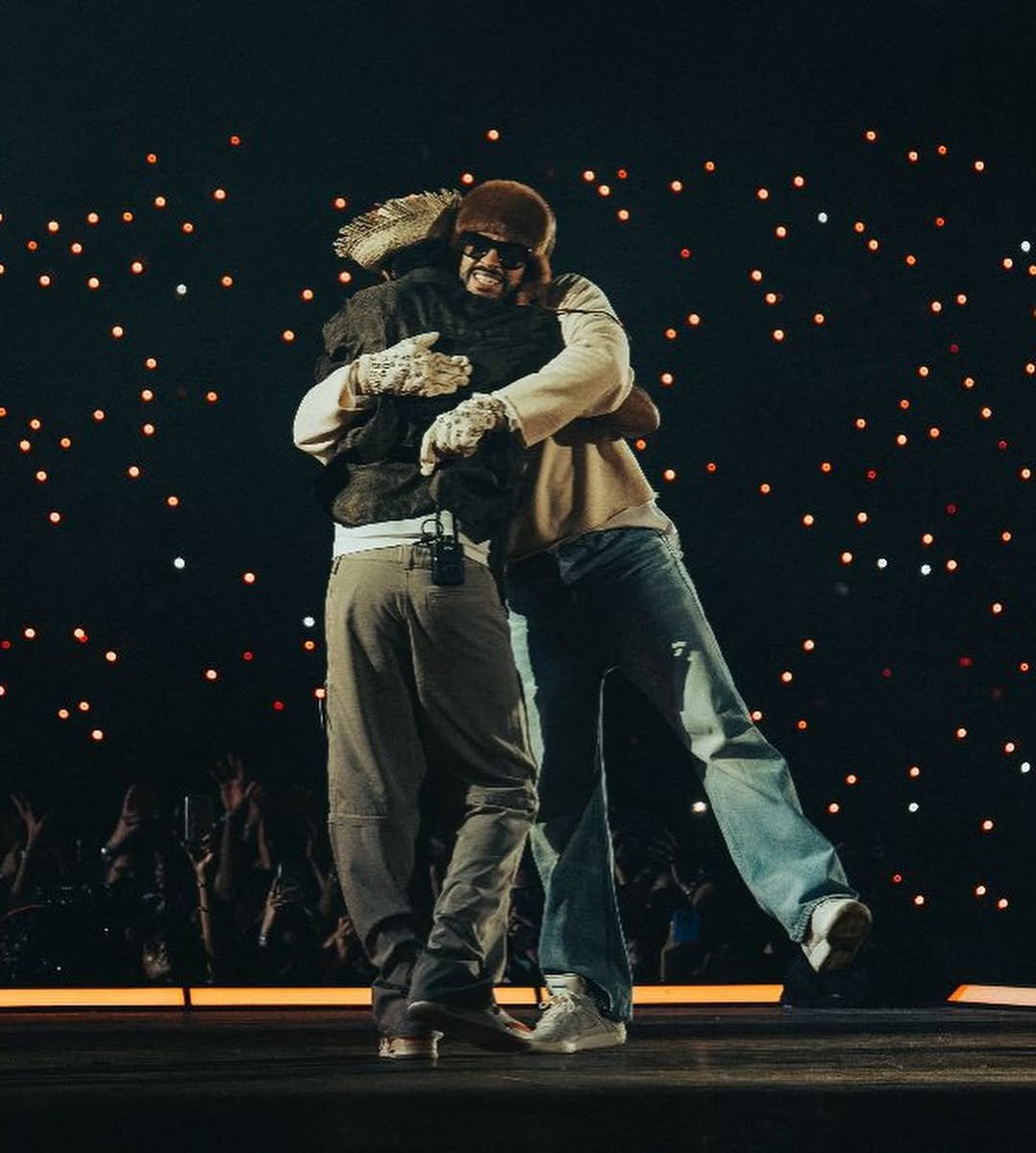BadBunnyBrasil's tweet image. Bad Bunny &amp;amp; Romeo Santos. 🇵🇷🇩🇴