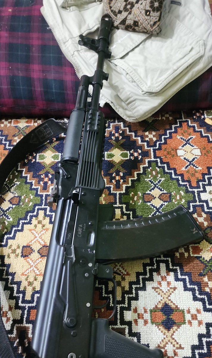 پاکستان سره بايد مزاکرات وانشی 
ذکه چی د هغی سیزن دی  د مالټو د الوګانو کيله وريزه وغيره   
او د سمنټ ګټه مکمله فوج ته راوانه ده 
هغي کوشش کوي چه مزاکرات وشي 
ملګرو ده خبر مخته شير کړي