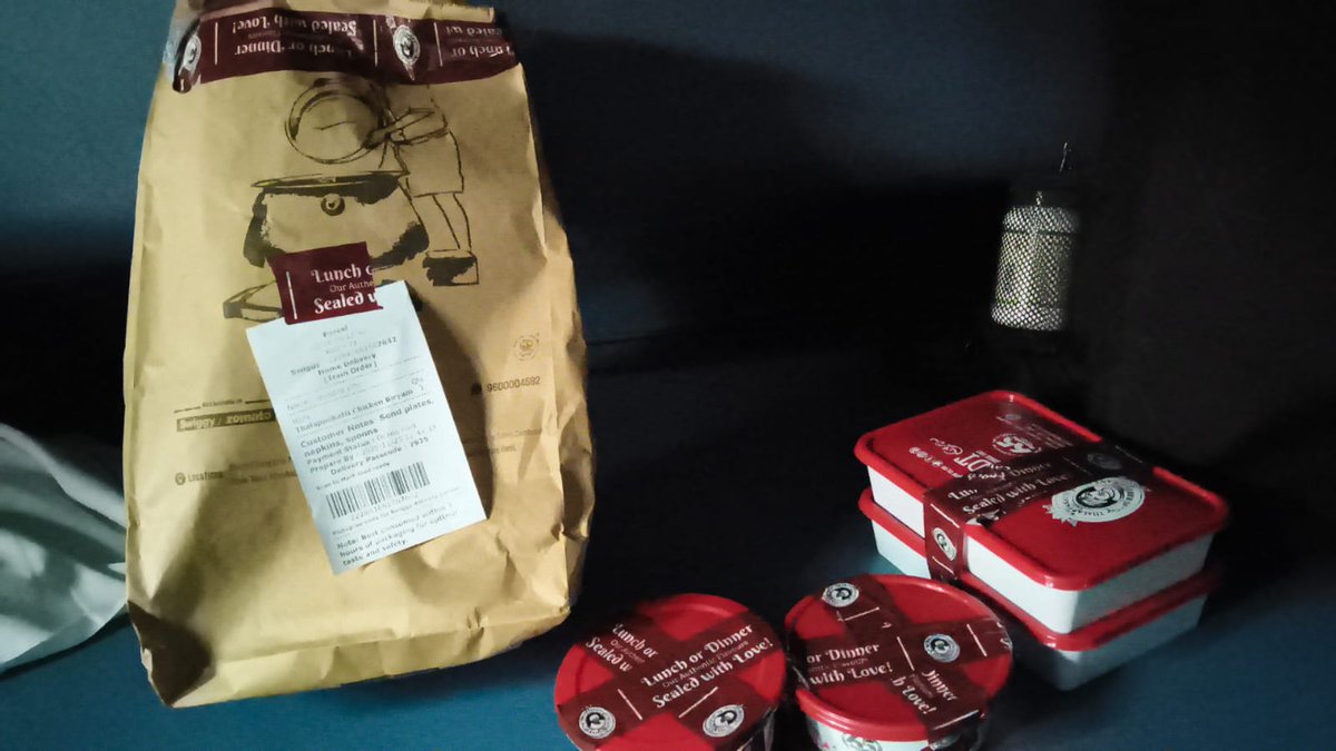 JAYADEV15739208's tweet photo. @Thalappakatti @swiggy In train PNR : 4425790423 Guruvayur Chennai Thambaram.  Delivery was planned at Trichy station at around 2pm. We ordered &amp; paid for 3 quantities but you have supplied only 2 biriyani.This is completely looting customers in trains&amp; no one will be questioned https://t.co/VAPuNVHONO