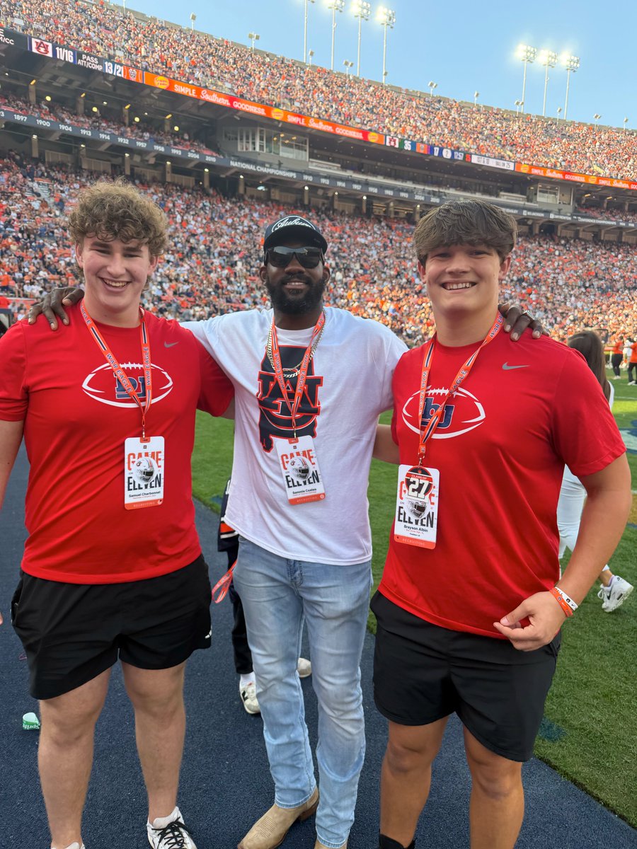 Brayson_Albin's tweet image. #89 🏈Thankful for my 4th gamday visit and the incredible atmosphere at 📍Jordan-Hare. Grateful to meet @sammiecoates11, spend time with teammate @samcharbonnet, and watch LS @reedhughes22 do his thing🎯. More work to do!💪  🦅🦅🦅#WarEagle #ToeTheLine #EyesUp #RecruitBJP…