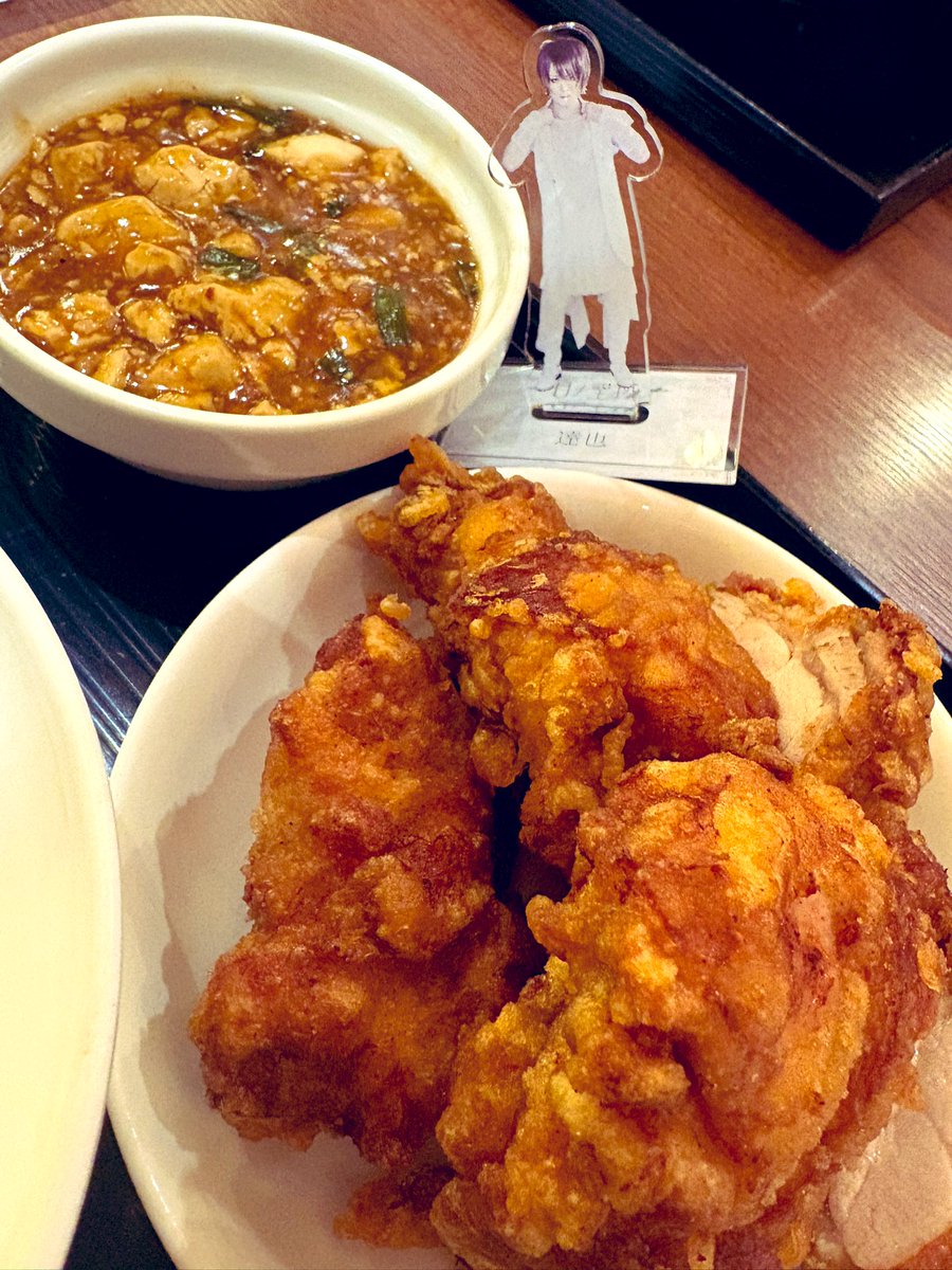 RAZOR からのDIAURA🩷しあわせ
DIAURA のオーラにはやっぱり圧倒されるし楽器隊セッションも感動🥹

今日は愚民党のみんなで打ち上げ
布袋のザンギいつも多すぎると思っても食べらさる☺️