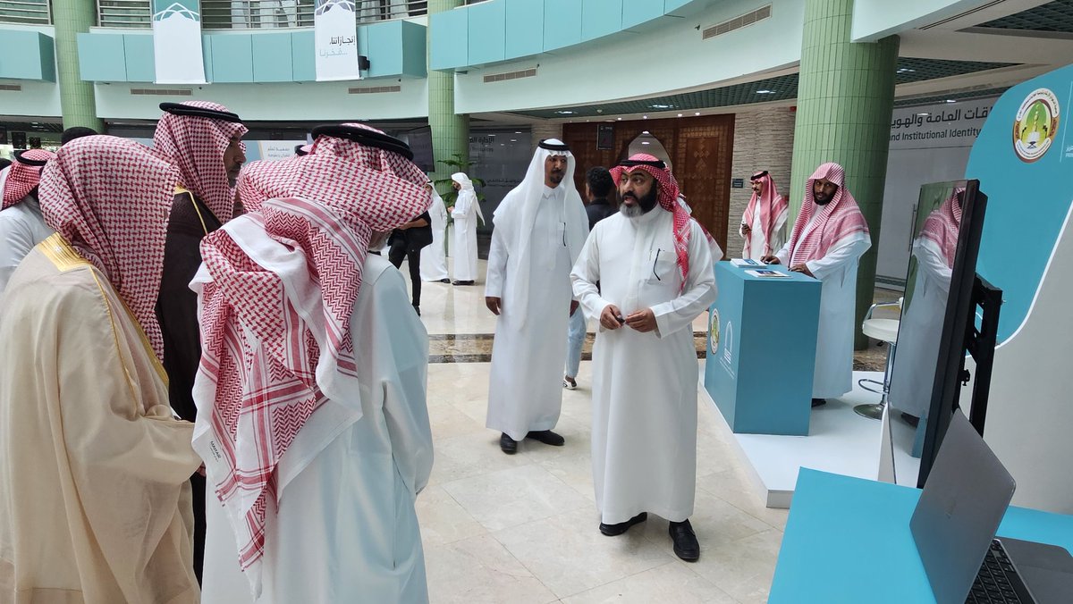 زيارة سعادة رئيس #جامعة_الأمير_سطام_بن_عبدالعزيز أ.د. عبد الله بن عبد العزيز التميم لركن الجمعية المشارك في الجامعة واستعراض أبرز برامج الجمعية.